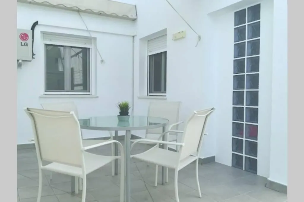 Apartamento Apartamento Garum, parking y patio privado Conil De La Frontera 0*,  España